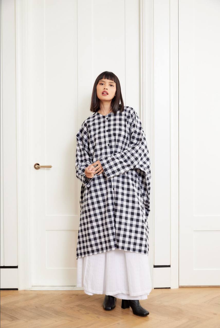 Kiyomi Labuh Checks Black/White